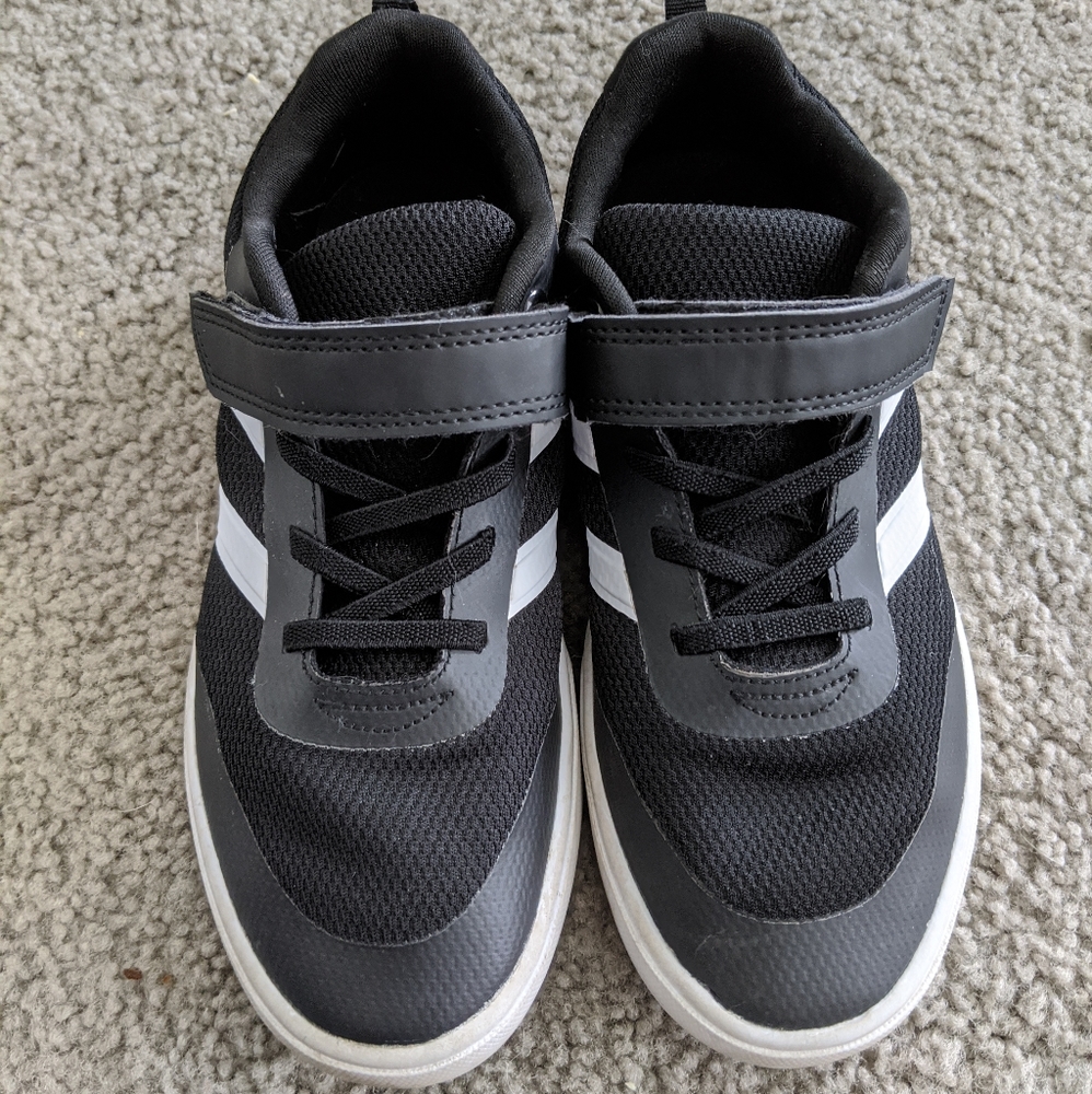 Boys Shoes size 4